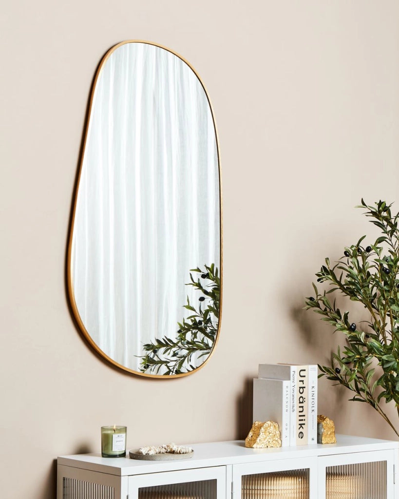 Specchio da parete cornice metallica dorata 57 x 110 cm alluminio forma irregolare con ganci stile moderno decorazione murale