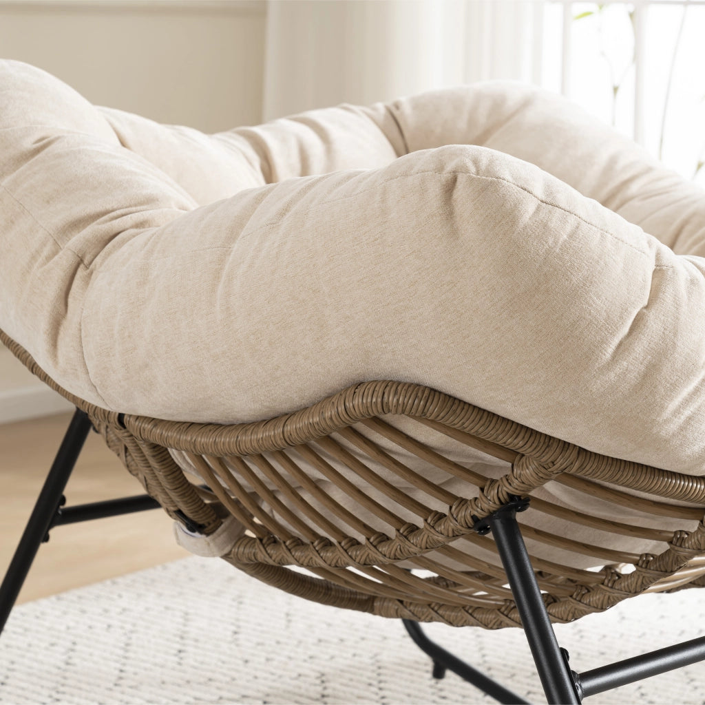Poltrona a dondolo papasan in chenille con struttura ergonomica e supporto stabile beige 96 × 58 × 31 cm