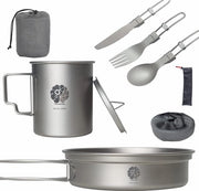 Set di Campeggio Titanio, Moka, Bicchiere e Utensili da Campeggio Opnibili inclusi Coltello, Forchetta, Cucchiaio e Tasca Portatile. Prodotti in Titanio, Leggeri, Chic e Portatili.