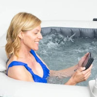 28450EX - Bubble Massage Set Greystone Deluxe 4 Posti Quadrata Con Pompa, Riscaldatore, Sistema Di Purificazione Acqua, 140 Getti, Telo Base, Telo Copertura, Dispenser Di Cloro