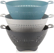 3 x Set di scolaplastica per lavaggio frutta e verdura - Set di scolaplastica per noodels - Fondo rotondo con scarico standard (3 x - Grigio scuro, grigio chiaro, blu)