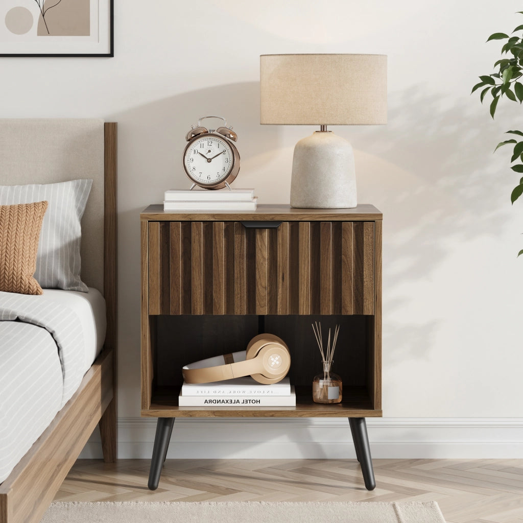Comodino con 1 cassetto e 1 vano aperto, con gambe in metallo, per camera da letto, in MDF, noce, 45 × 40 × 53 cm