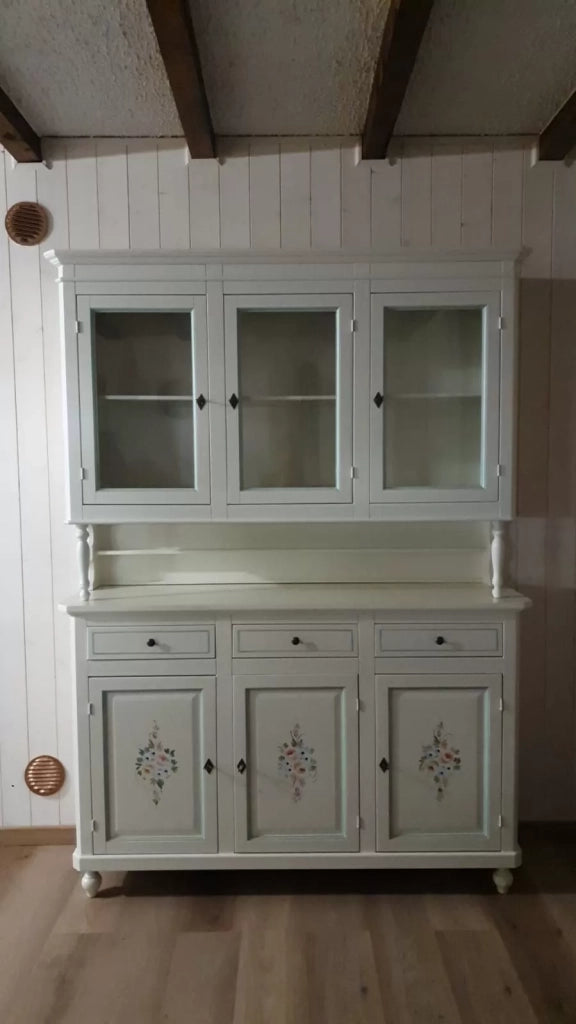 Cristalliera 3 porte napoletana legno bianco sporco decori l.150 p.43 h.208 (492) - Mobili 2G