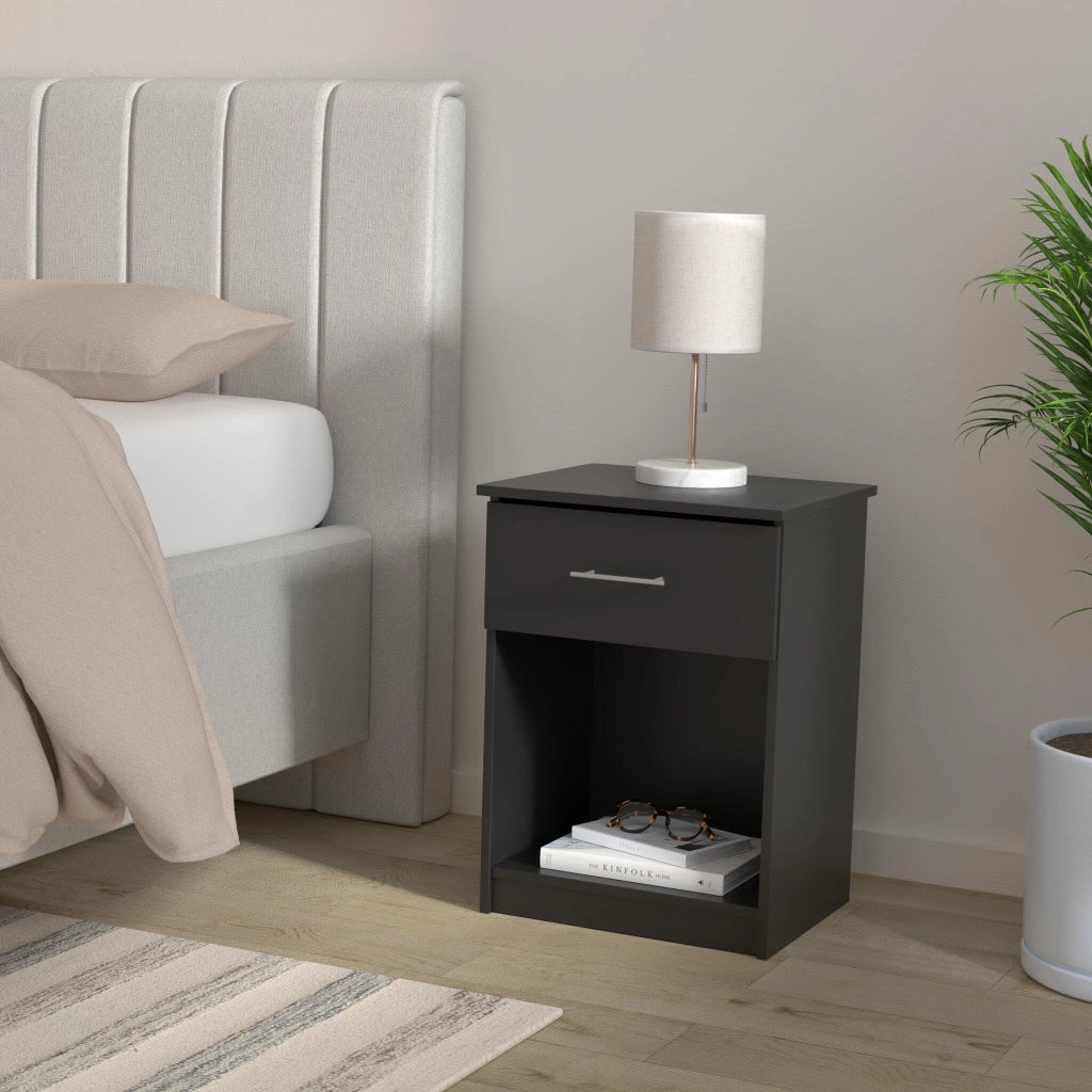 Set di due comodini in legno composito, stile americano