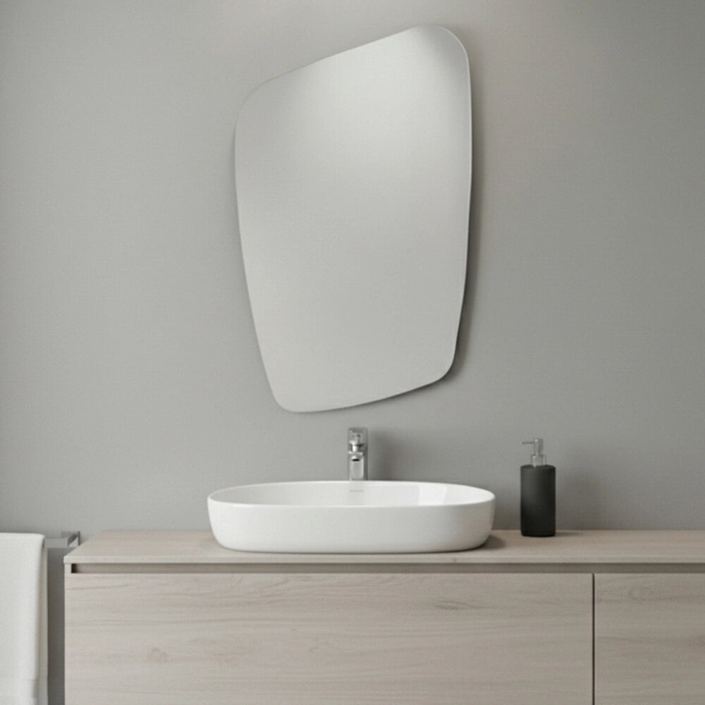 Specchio bagno 55x80 cm forma irregolare con installazione reversibile