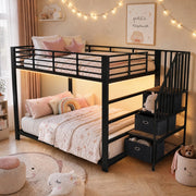 Letto a castello 140x200 cm con scala contenitore e LED in MDF e metallo nero