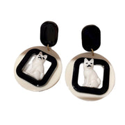 Orecchini a perno geometrici a forma di cucciolo, in argento S925, con aghi e design a cartone animato, simpatici e divertenti, realizzati a mano.