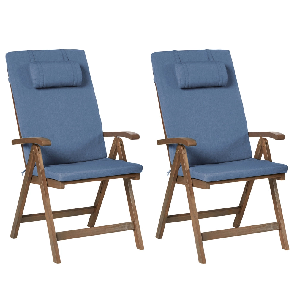 Set di 2 sedie da giardino rustiche in legno d'acacia naturale e cuscini blu pieghevoli per esterni con braccioli in stile rustico