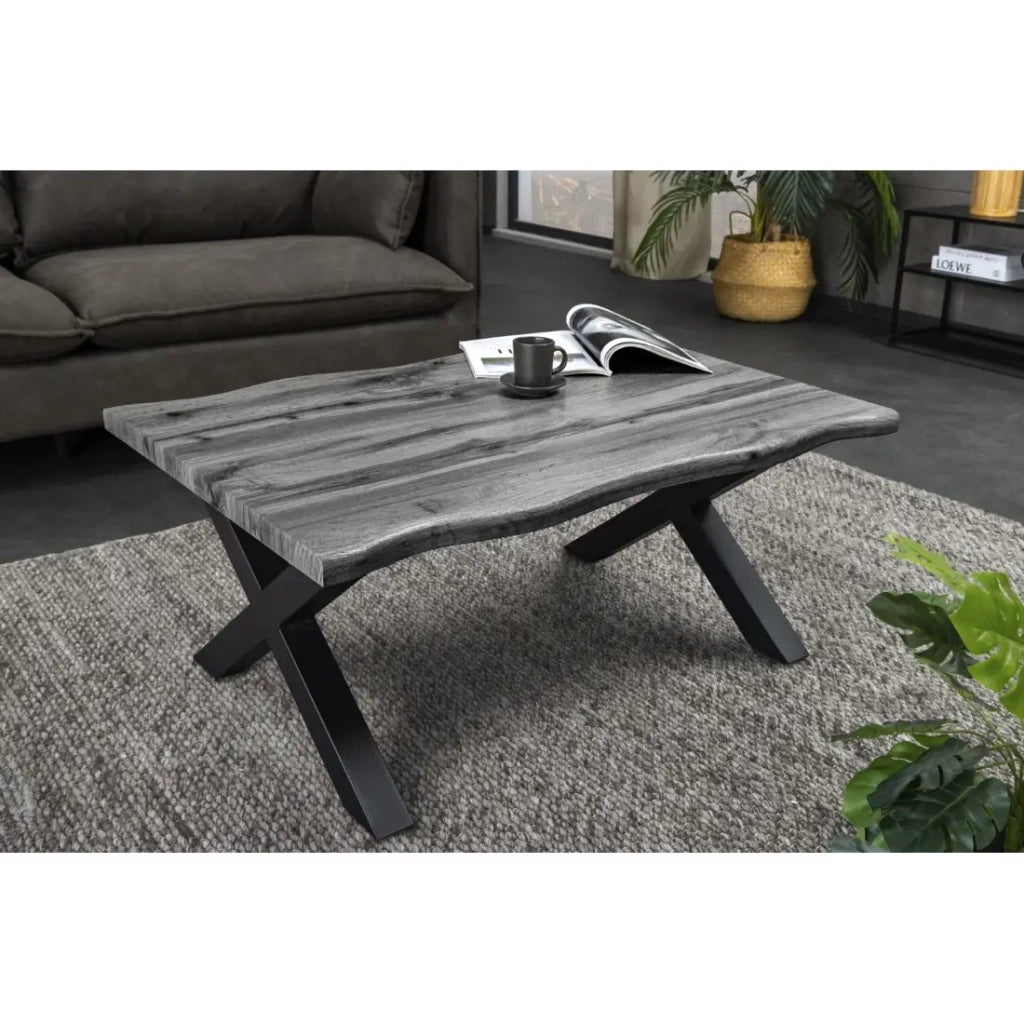 Tavolino basso RIVET effetto legno grigio e gambe in metallo nero a X – tavolo design industriale moderno