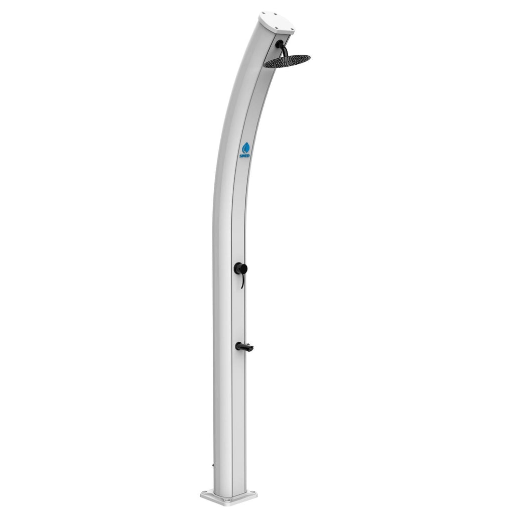 SINED Doccia Solare Bianca In Alluminio Dafne con Soffione Rotondo da 20 cm e Rubinetto Lavapiedi Struttura Curva e Serbatoio da 35 Litri Altezza 226 cm Ideale per Esterni