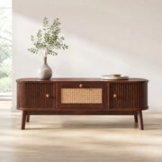 Tavolino da caffè 110x55x38;5 cm con cassetti e ante scorrevoli in rattan; MDF; naturale