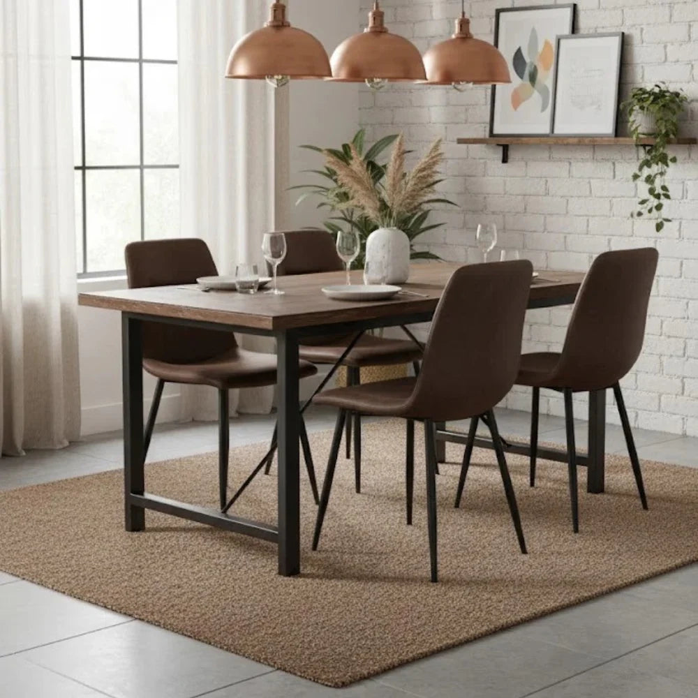 Set di 4 sedie da pranzo imbottite in similpelle marrone vintage Tia con struttura in metallo facili da pulire | Duzzle