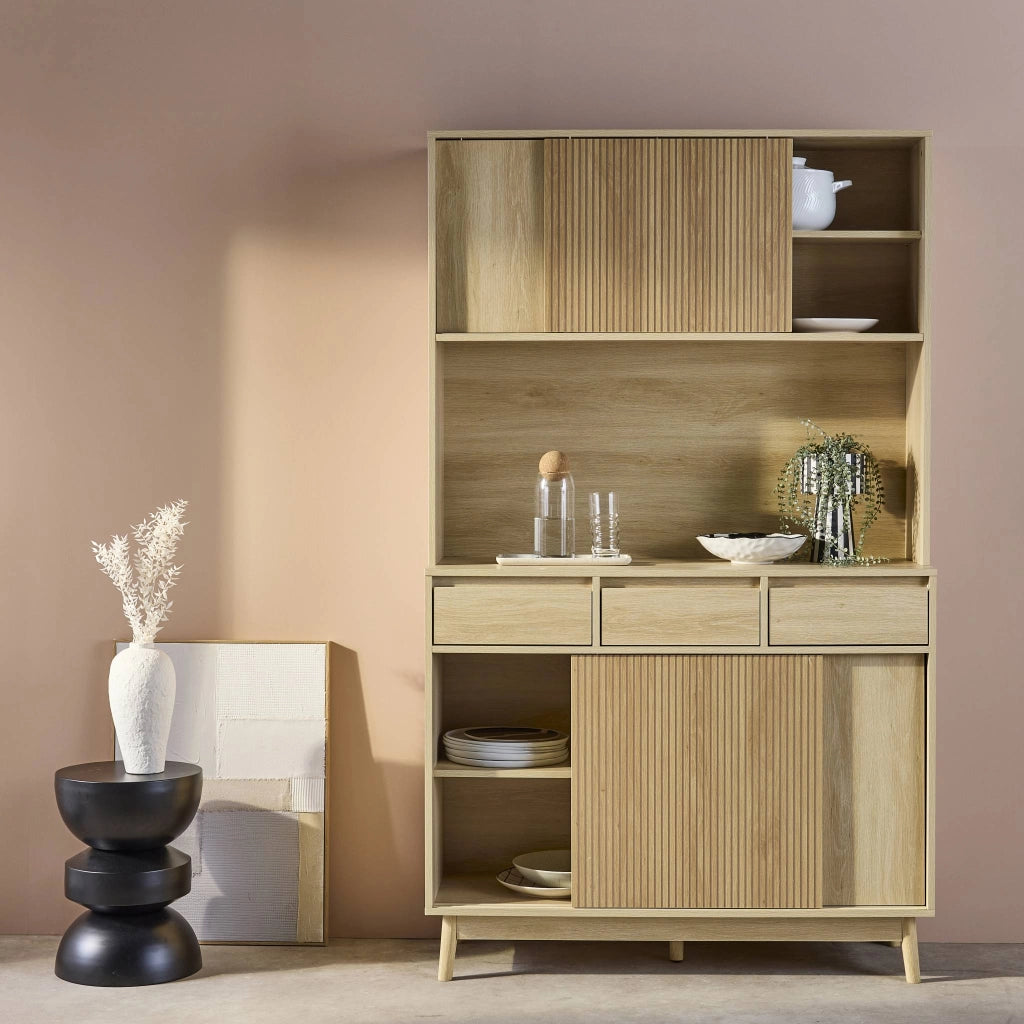 Credenza effetto legno a 4 ante e 3 cassetti, 110cm, marrone naturale