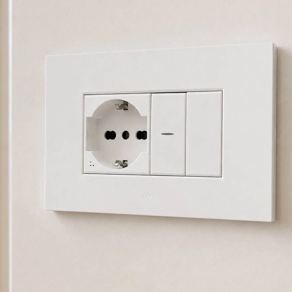 Placa in tecnopolimero smart easy s44 per serie civile *** colore bianco opaco, numero posti 4 moduli, confezione 1