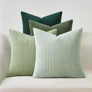 Set di 4 cuscini copri in corduroy luce verde 50x50 cm con effetto plumo e striato.