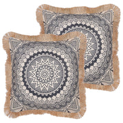 Set di 2 cuscini in poliestere beige e nero con nappe 45 x 45 cm camera da letto soggiorno
