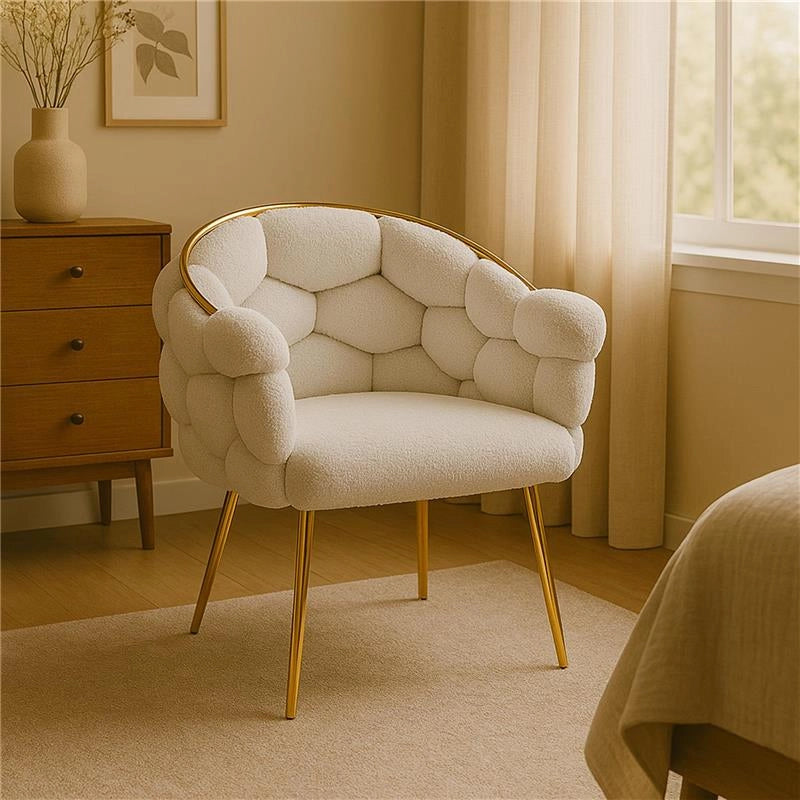 POLTRONA IMBOTTITA IN TESSUTO TEDDY CON STRUTTURA IN METALLO ORO DIMENSIONI 71X46X82H CM COLORE BIANCO