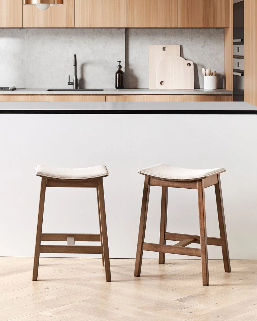 Set di 2 sedie da bar in legno di gomma beige con seduta imbottita in poliestere Legno scuro