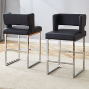 Set di 2 sgabelli da bar neri in stile nordico, dal design squadrato, con gambe in metallo argentato, leggeri e comodi. Soddisfano le vostre diverse e