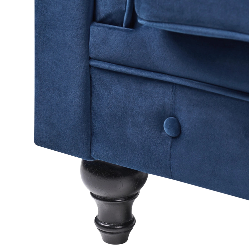 Poltrona Chesterfield Rivestimento in Tessuto Velluto Blu Gambe in Legno Scuro Contemporaneo