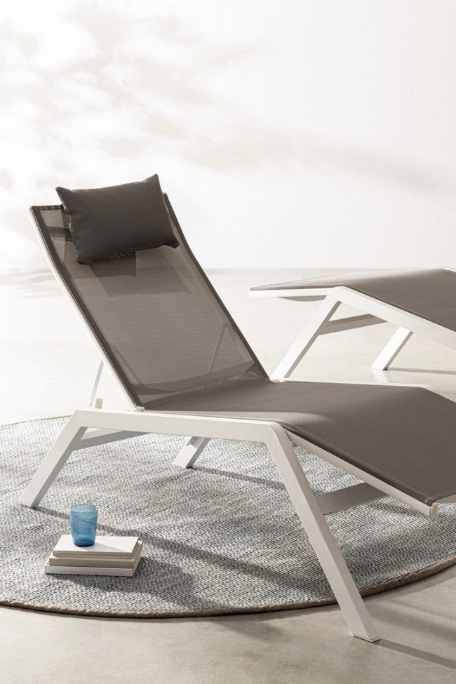 Lettino Chaise Longue da Giardino 65,5x177x105h cm con Cuscino Poggiatesta Krion Bianco