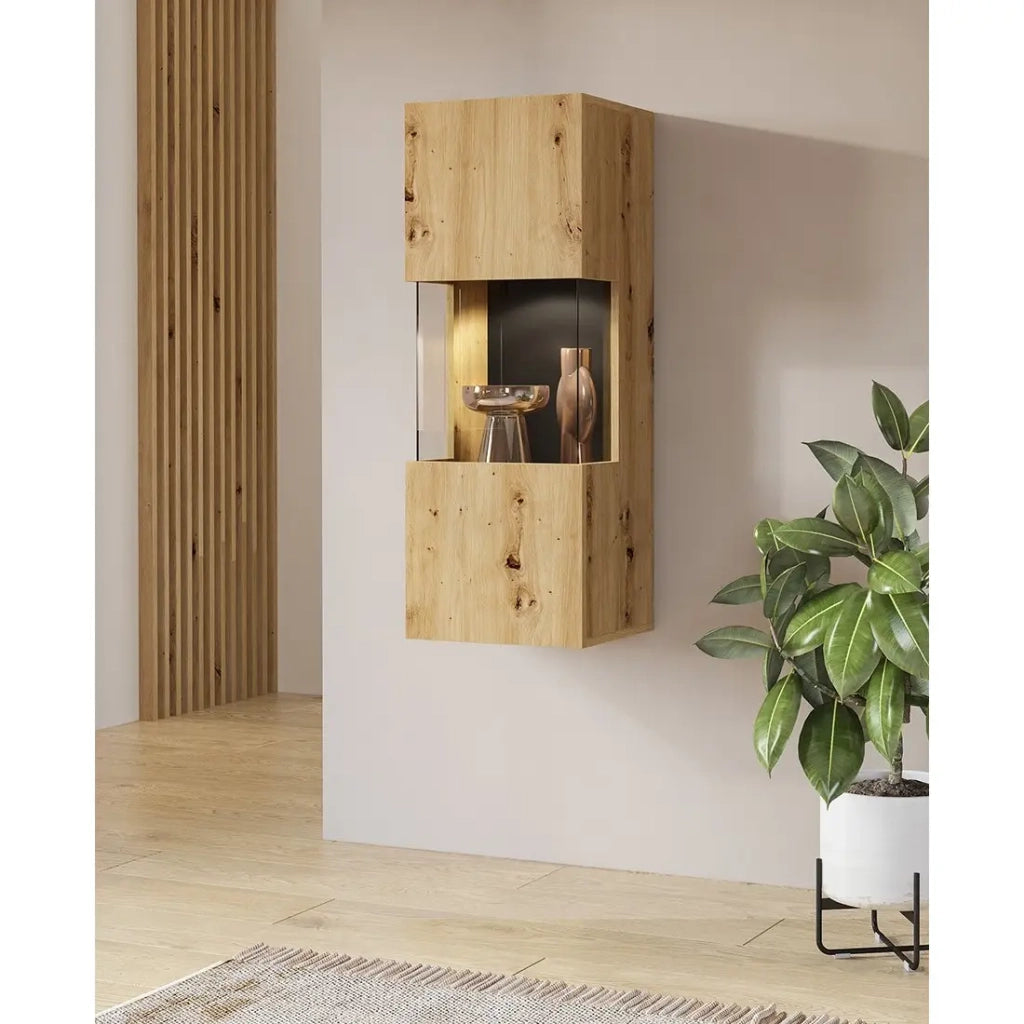 Piccola vetrina sospesa con 1 porta parzialmente vetrata, collezione EVA. Colore rovere e nero.