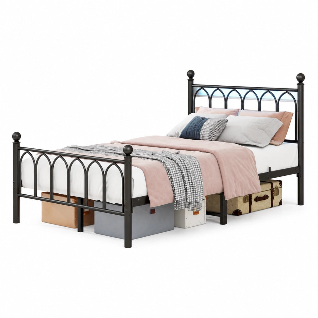 Letto 120x200 cm con LED; USB e presa; struttura in metallo nera