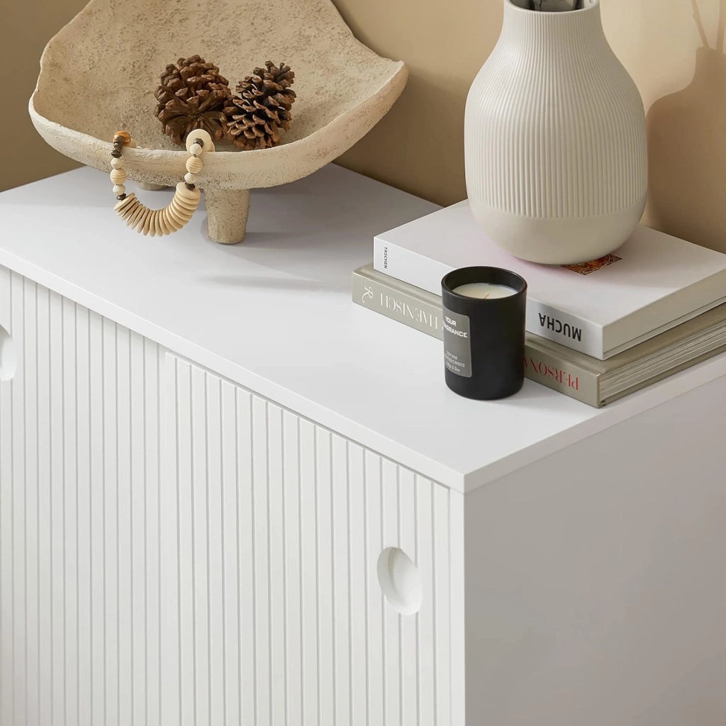 Mobile Ingresso Credenza Soggiorno Salvaspazio con Anta Scorrevole, Mobile da Cucina, Mobiletto Moderno in Legno con Gambe in Bambù, Design Elegante e Stabile, Bianco, 70x37x87cm, FSB62-W