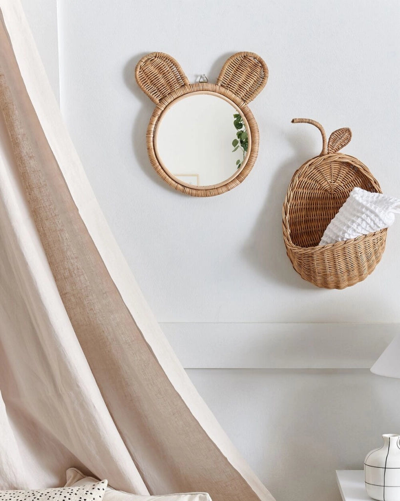 Specchio da parete rotondo a forma di orsetto in rattan naturale ø 20 cm stile boho moderno cameretta
