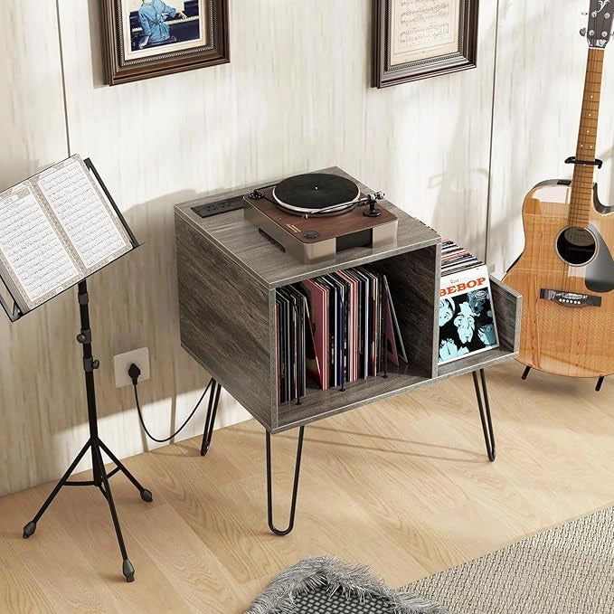 Supporto per Giradischi con Presa di Corrente, Espositore per Dischi con Presa di Corrente e Porta USB, capacità Fino a 145 Album, per Soggiorno e Camera da Letto, 66 x 45 x 67 cm (Grigio)