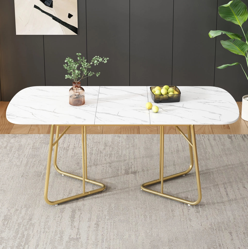 Tavolo da pranzo allungabile bianco effetto marmo; piano in MDF e gambe in metallo dorato