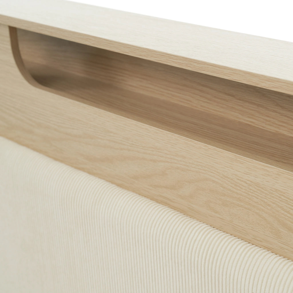 Letto matrimoniale 160x200 cm con LED; testiera con vano contenitore e rivestimento beige