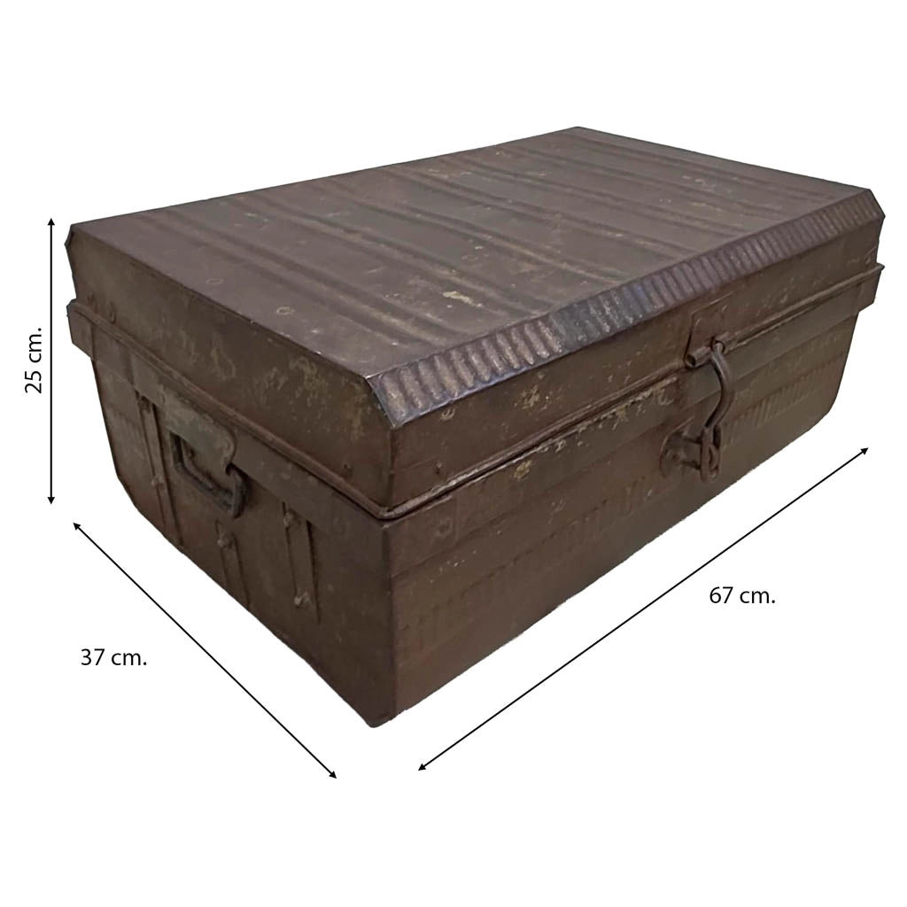Valigia artigianale in metallo, 67x37x25h cm