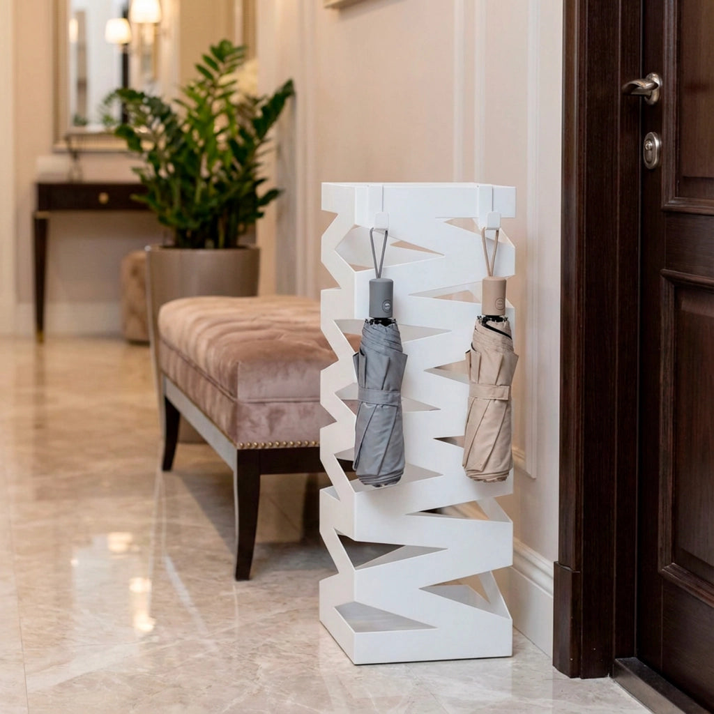 Portaombrelli In Acciaio Zincato Con Vaschetta Scolapioggia Base Antiscivolo Intarsi Decorativi 2 Ganci Removibili Per Ingresso Casa E Ufficio Design Moderno 49 X 15.5 X 15.5 Cm Bianco