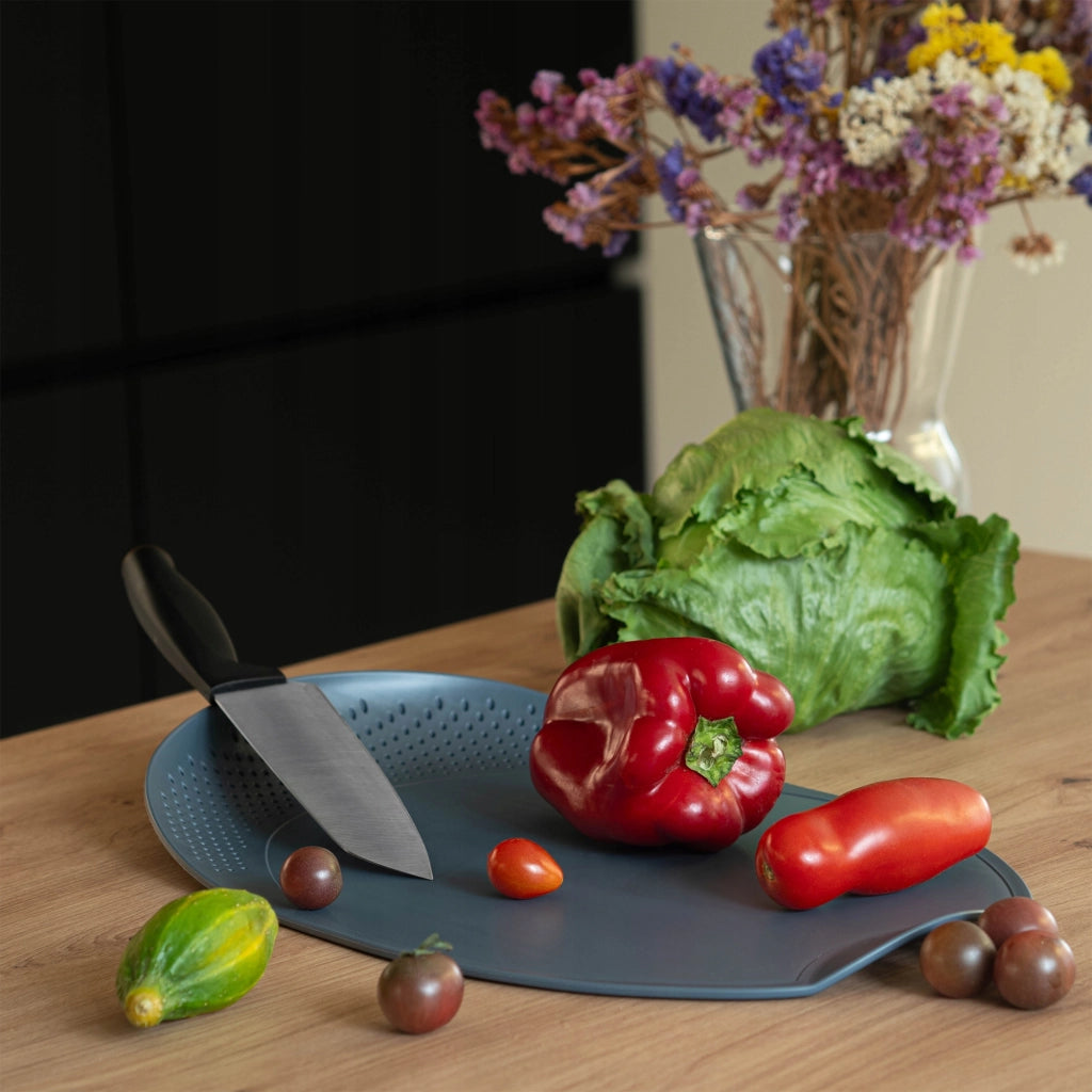 Tagliere da cucina in plastica KADAX con scolapiatti e manico, grigio, 38x25 cm