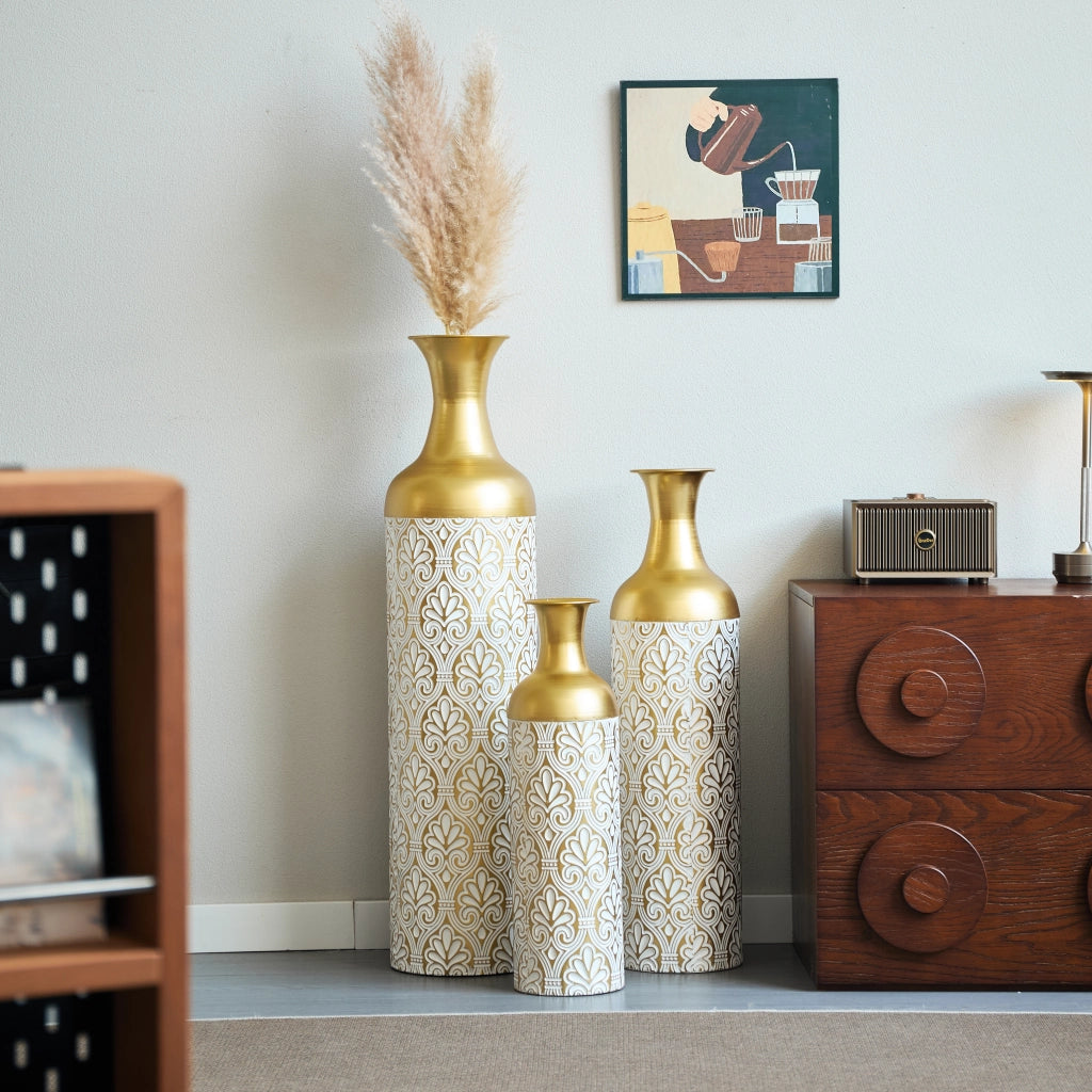 Fioriera a più livelli set da 3 con altezze differenziate in metallo oro e bianco per piante e decorazioni indoor