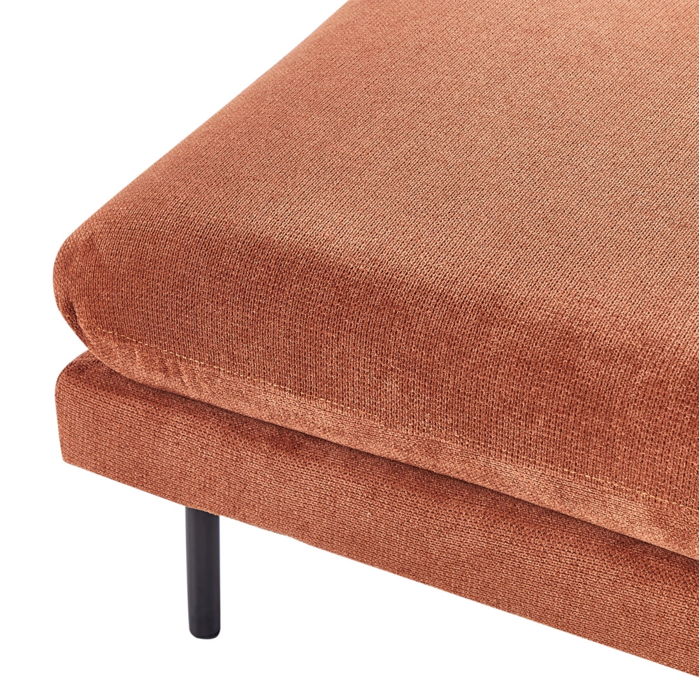 Pouf quadrato con cuscino in tessuto di ciniglia marrone dorato con gambe nere stile moderno retrò