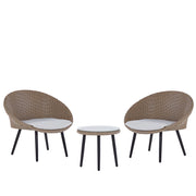 Set da bistrot da balcone con cuscini in vimini PE beige, tavolino e 2 sedie dal design moderno per esterni