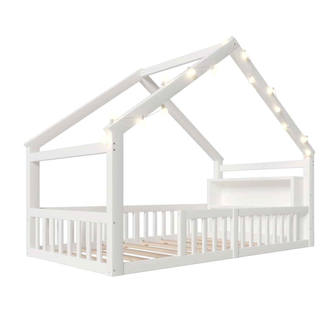 Letto per bambini a casetta 90x190 cm con sponde e ripiani laterali bianco
