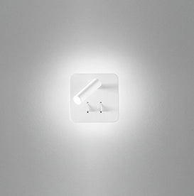 Applique in metallo verniciato bianco Plug LED 6W + 3W faretto spot 3000K CRI?80 220-240V 50/60Hz 346Lm + 150Lm faretto spot biemissione 13x13cm