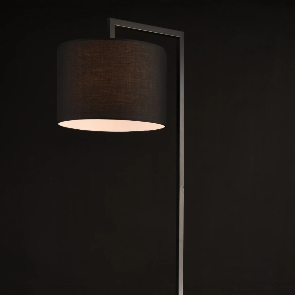 Lampada da terra con paralume in metallo e tessuto nero 161 cm 03_0002433