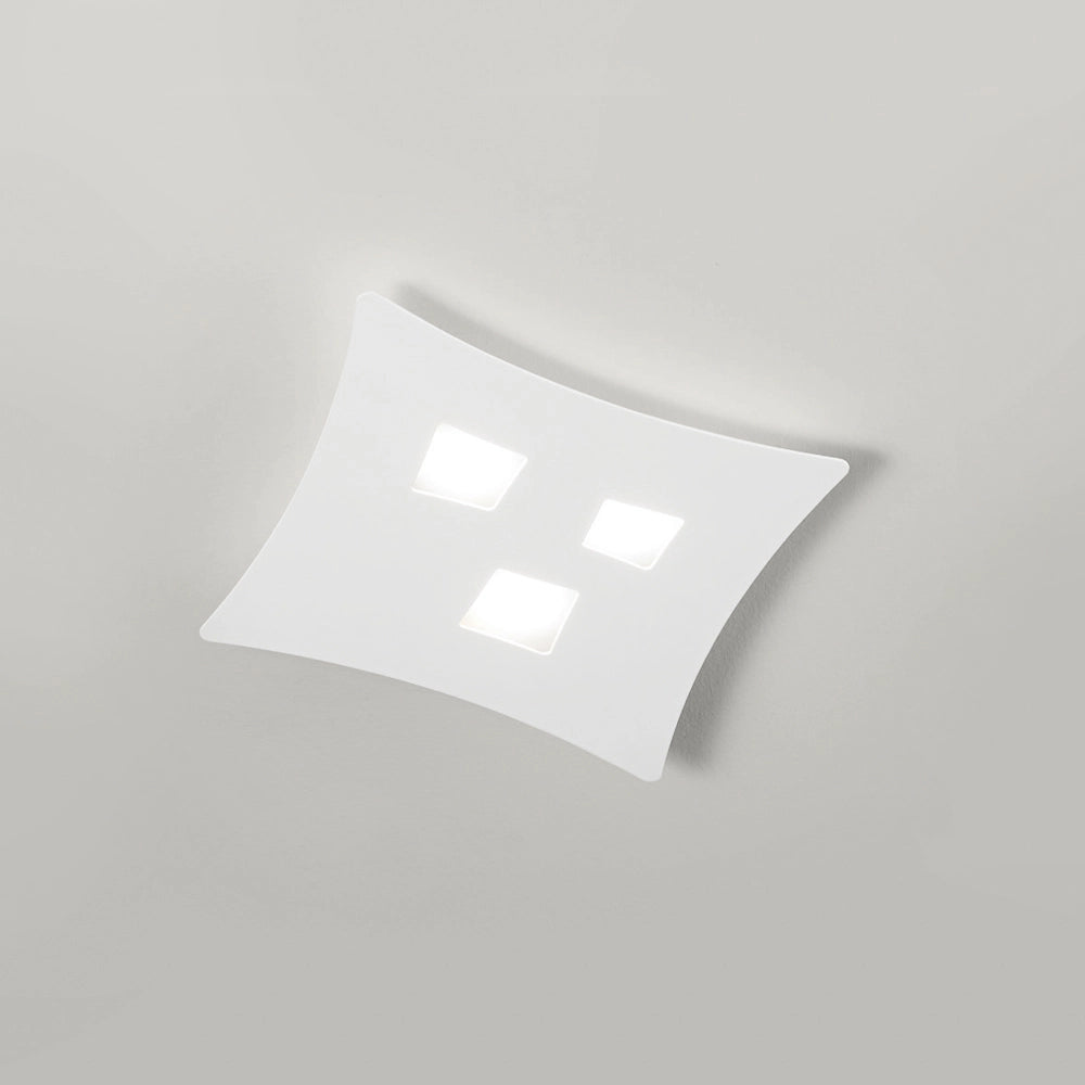 Plafoniera Isotta moderna 3 luci GX53 bianca - Lampada da soffitto in metallo curvato 40x44cm, design geometrico, max 3x8W, IP20, lampadine escluse