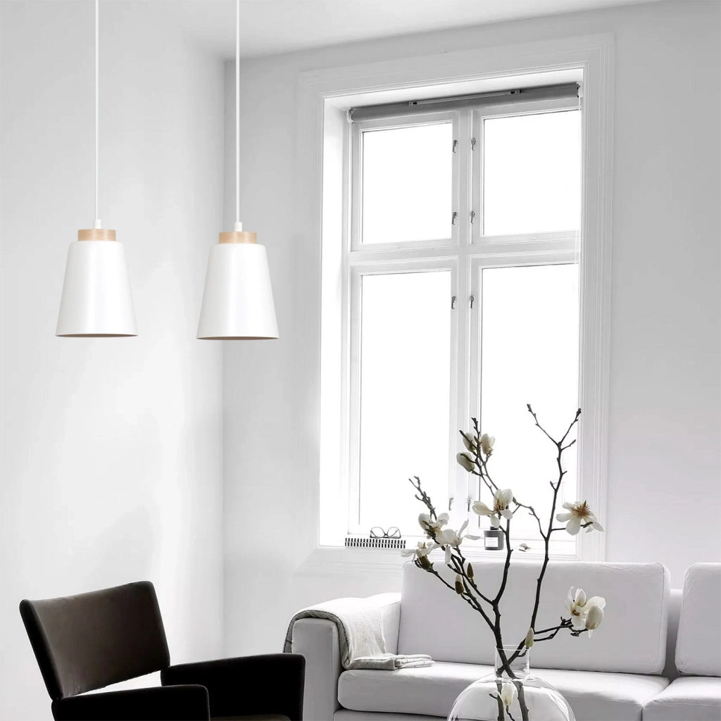 Lampadario 2 Luci Lancillotto Con Paralumi A Cono In Acciaio Bianco E Legno Naturale