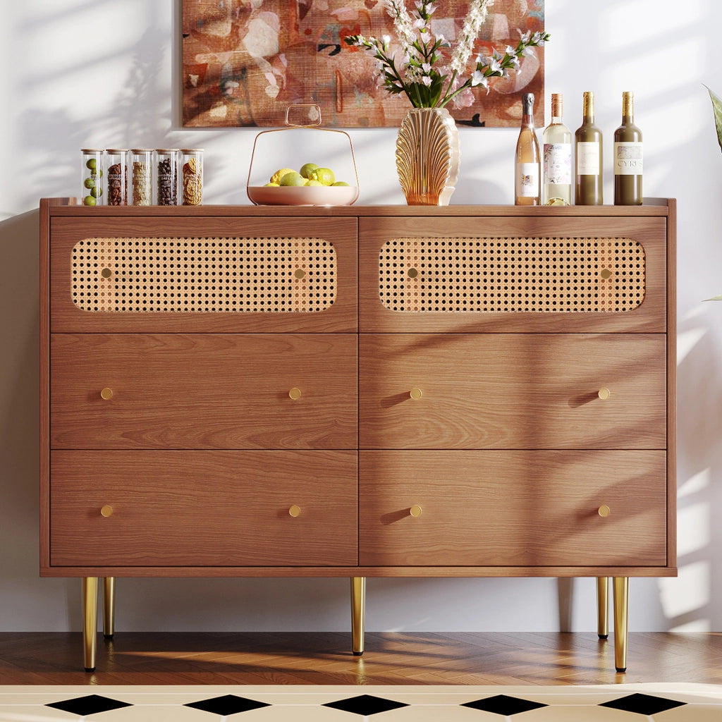 Comò a 6 cassetti effetto noce con dettagli in rattan; 120x40x90 cm; legno e metallo