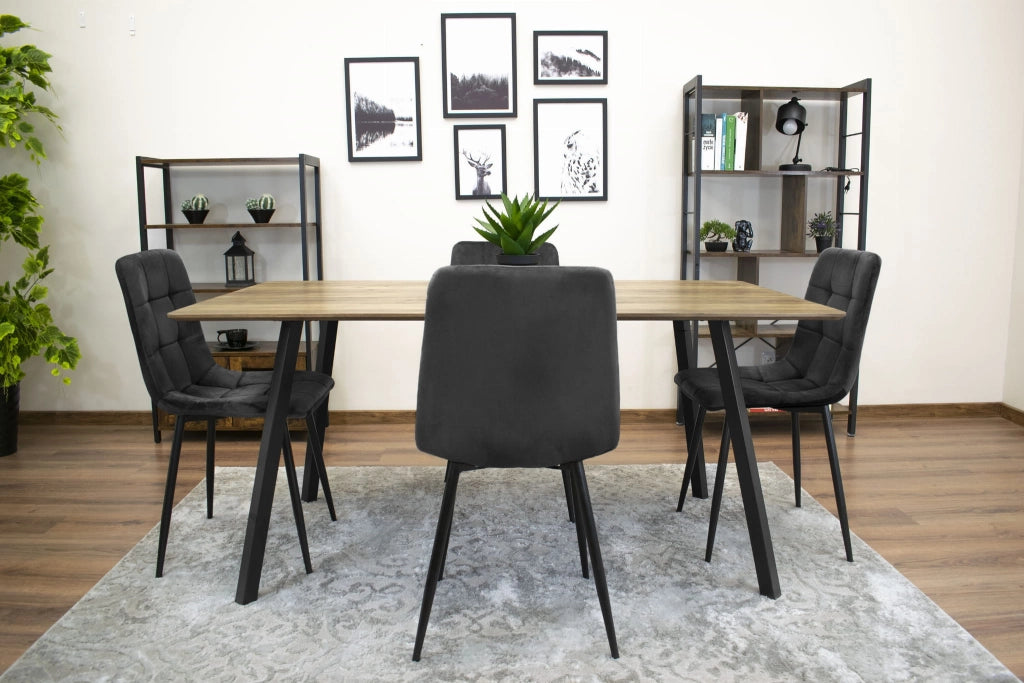 Sedia Valora PYRA in velluto nero dal design moderno per il soggiorno