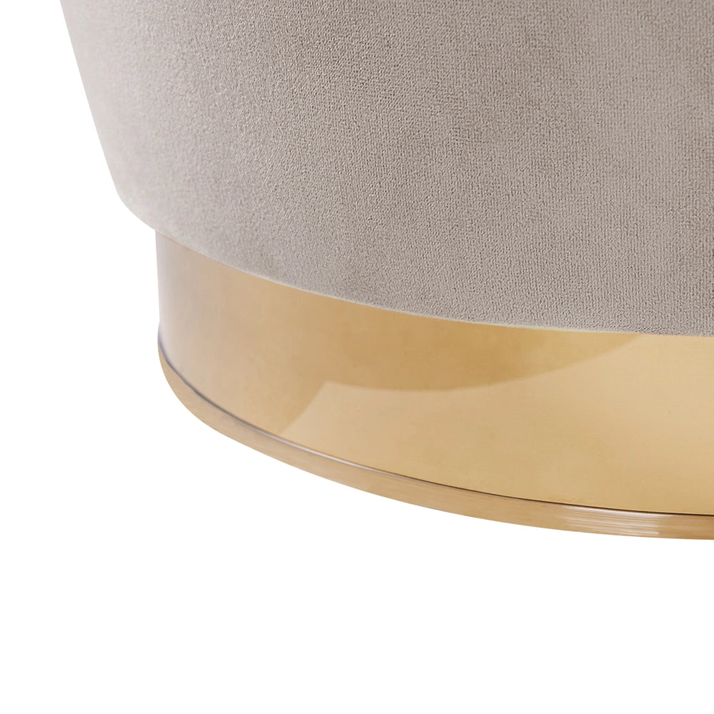 Poltrona in velluto beige con base in metallo dorato Sedia a vasca con tondo Glam Retro Living Room