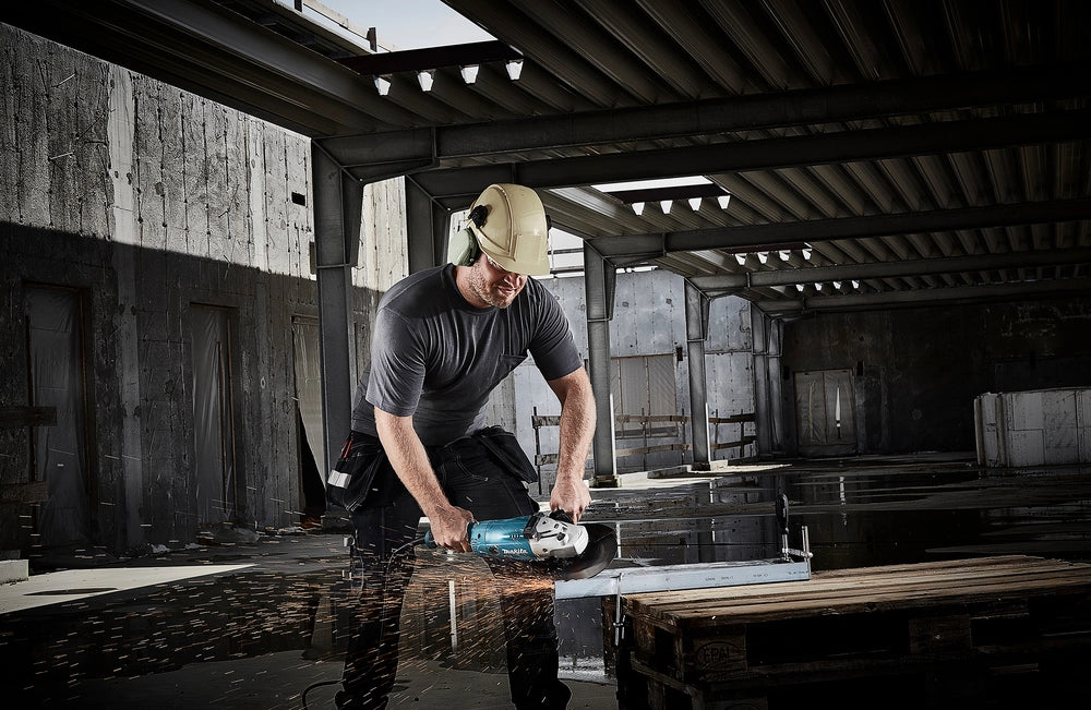 SMERIGLIATRICE ANGOLARE 'GA9020' MAKITA Ø 230 mm - 2200 Watt - MAKITA