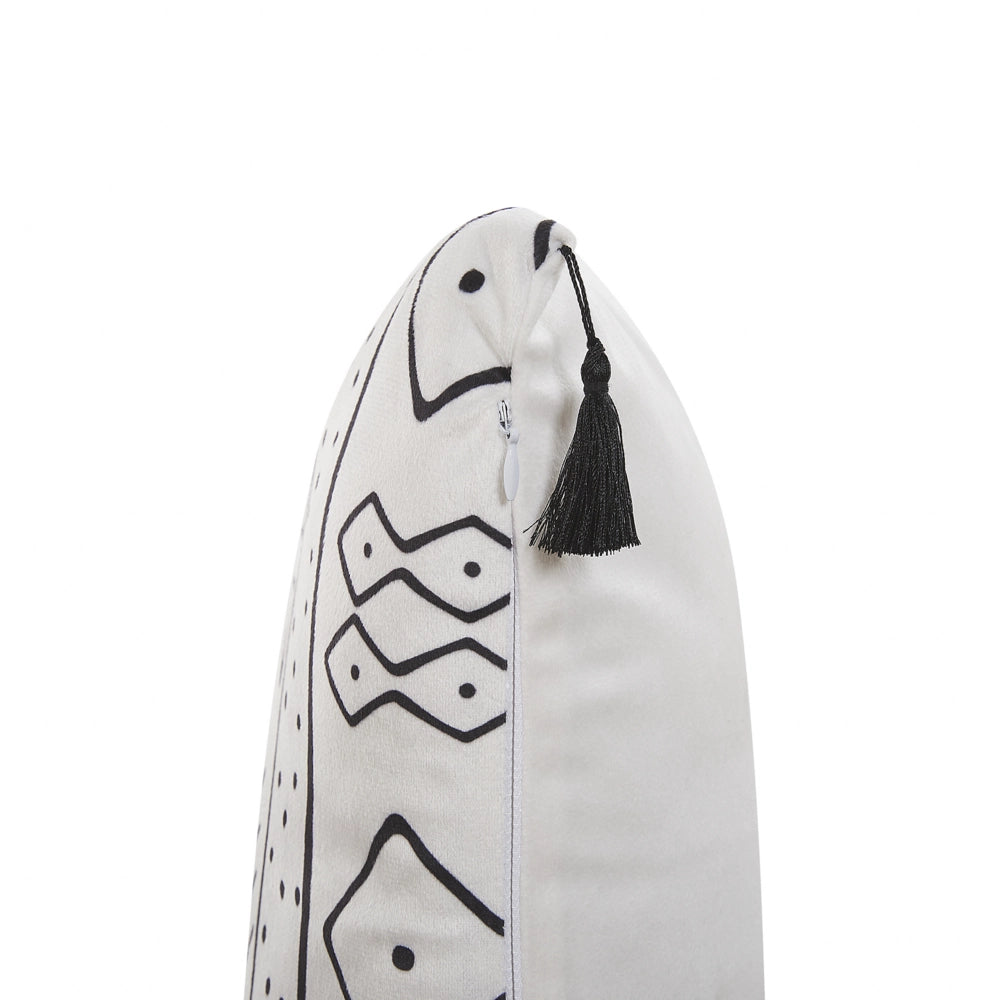 Set di 2 cuscini motivo geometrico nappe 30 x 50cm bianco e nero