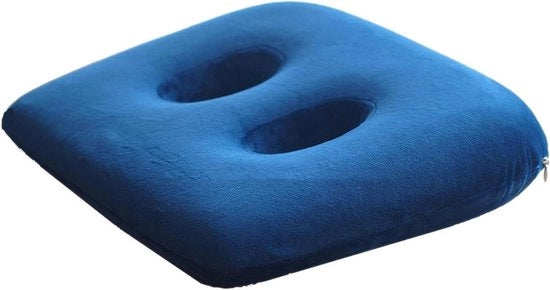 Due vasi da fiori appesi 25cm con motivi bianchi a macchie, fori di drenaggio e tappi per un'arredamento boho di giardino.