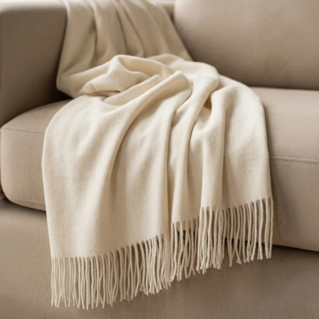 Plaid Living 130x170 cm in Cotone Blend | Coperta Leggera 250 gr/mq per Divano e Letto | Design Elegante e Tessuto Morbido | Avorio